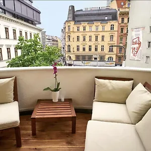  Apartment Balcony Oasis Operastreet Austria