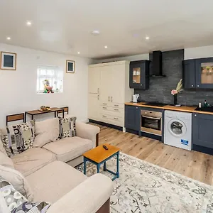  Holiday home The Cosey Tucked-away 2 Or 3 Bedroom Options United Kingdom
