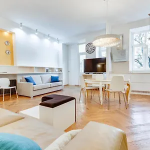  Apartment And Luxurious Beethovnova Slovenia
