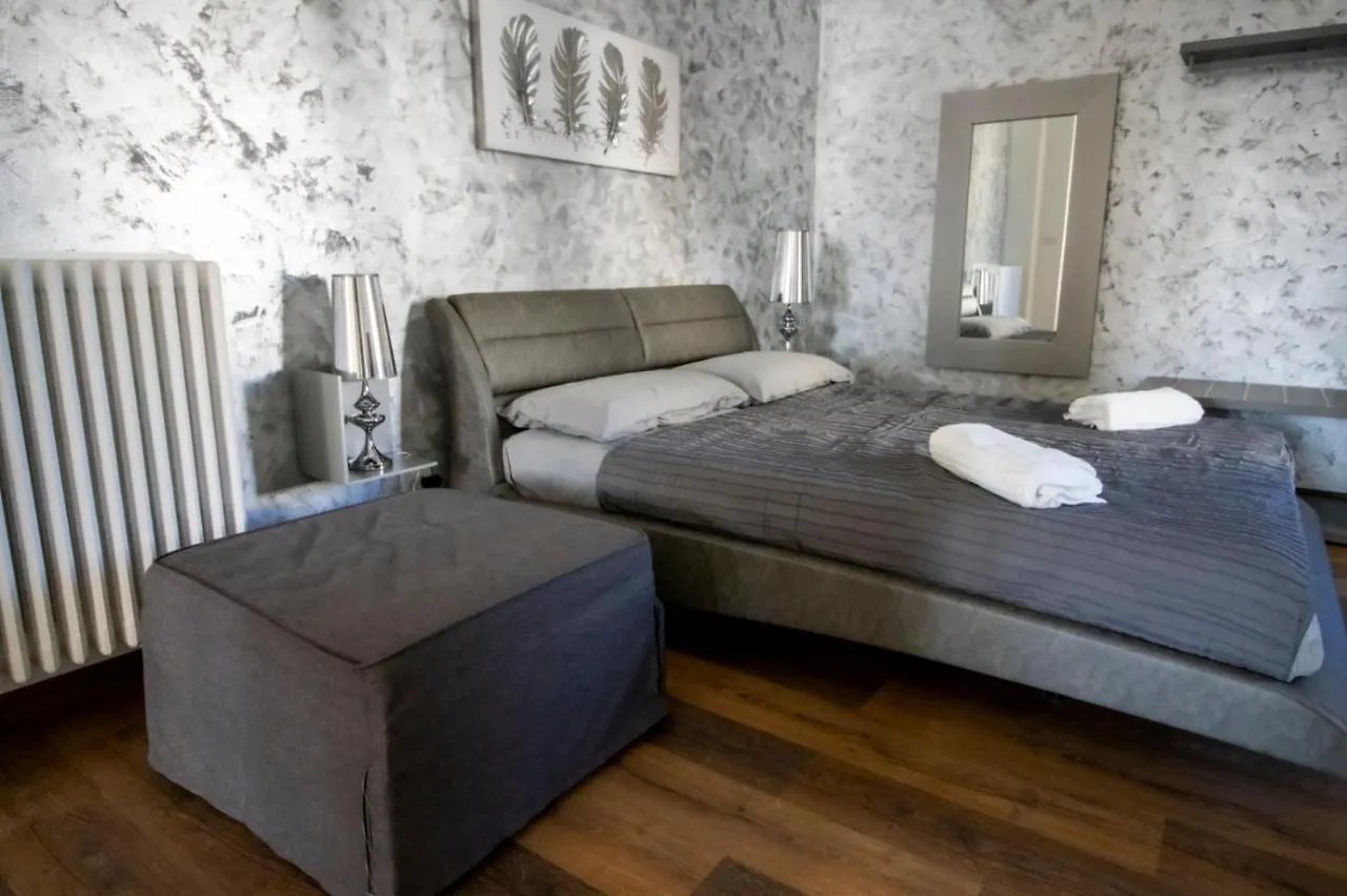Home Experience Bari 0*,
